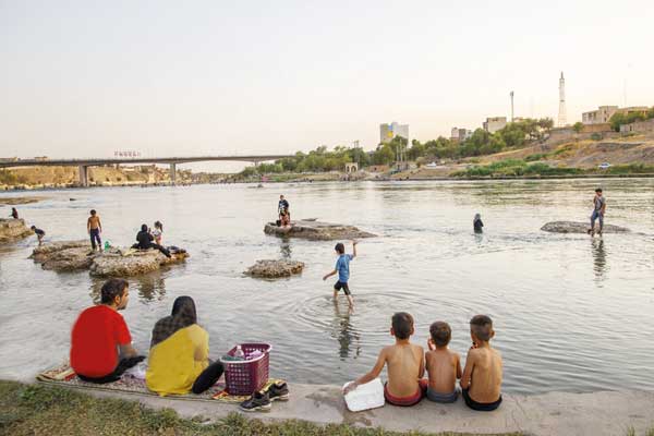 داستـان بی‌ آبی مردمان آبدیده