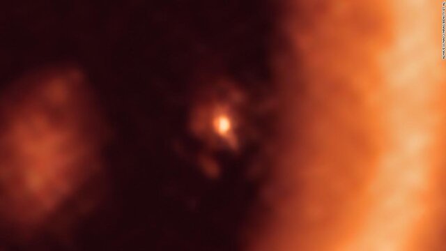 کشف صفحه‌ای از غبار و گاز در اطراف یک سیاره فراخورشیدی