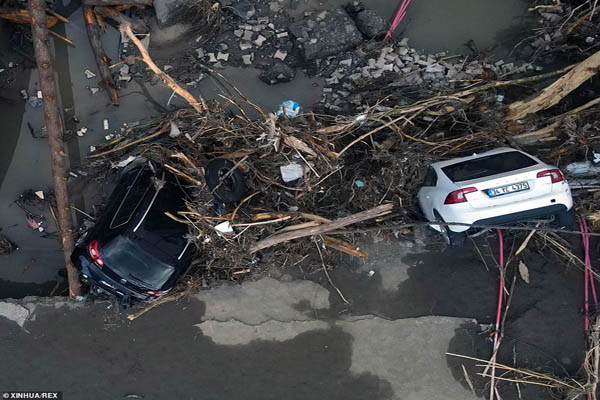 زلزله مرگبار هائیتی (تصاویر) زلزله مرگبار هائیتی (تصاویر)