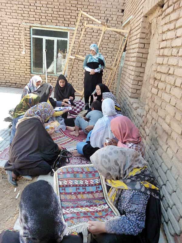از هر انگشتم 2 هنر میریزد از هر انگشتم 2 هنر میریزد