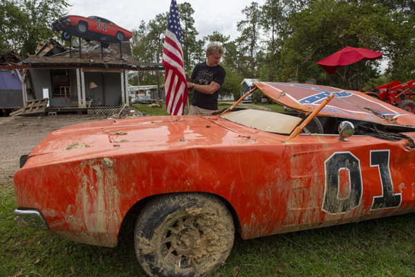 جشن در خیابان های «گینه» / نجات معجزه وار یک کودک (گزارش تصویری)
