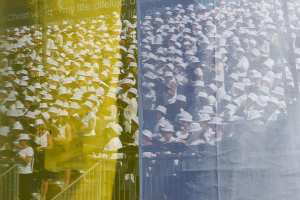 عبور از پل بامبو برای خروج از مدرسه / بریتانیا مهاجران را به عقب راند (گزارش تصویری) عبور از پل بامبو برای خروج از مدرسه / بریتانیا مهاجران را به عقب راند (گزارش تصویری)