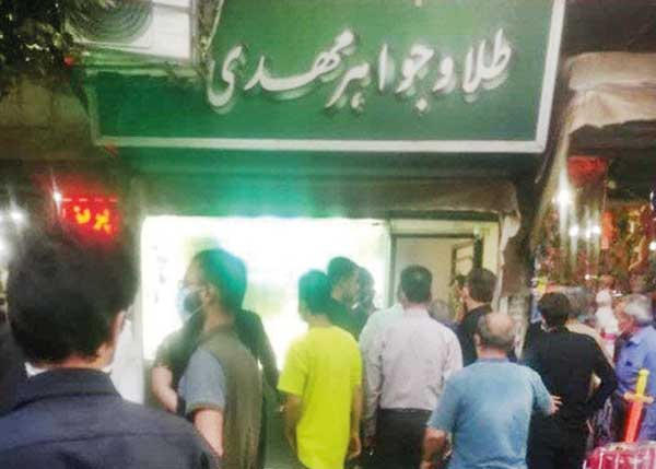 ناکامی دزدان مسلح با تیزهوشی طلافروشان (+عکس) ناکامی دزدان مسلح با تیزهوشی طلافروشان (+عکس)