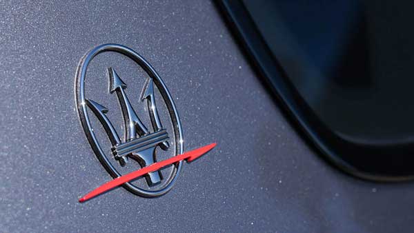 تجربه رانندگی با نیزه سه شاخ ایتالیایی (+عکس)