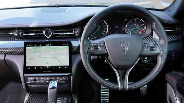 تجربه رانندگی با نیزه سه شاخ ایتالیایی (+عکس)