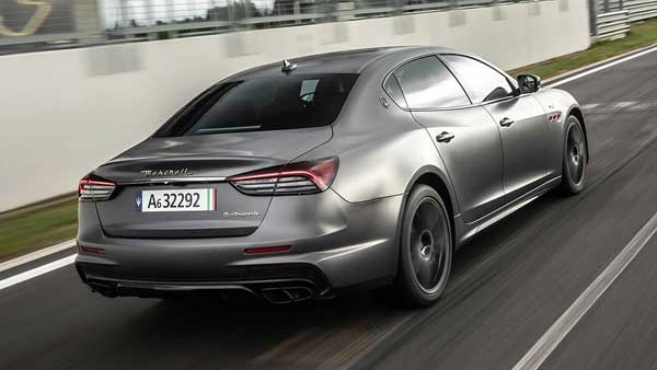 تجربه رانندگی با نیزه سه شاخ ایتالیایی (+عکس)