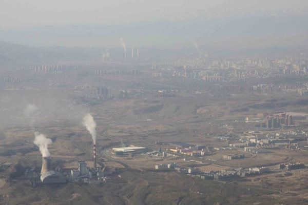 خوابیدن در قبر به نشانه اعتراض / ماجرای یک روستای متروکه (گزارش تصویری) خوابیدن در قبر به نشانه اعتراض / ماجرای یک روستای متروکه (گزارش تصویری)