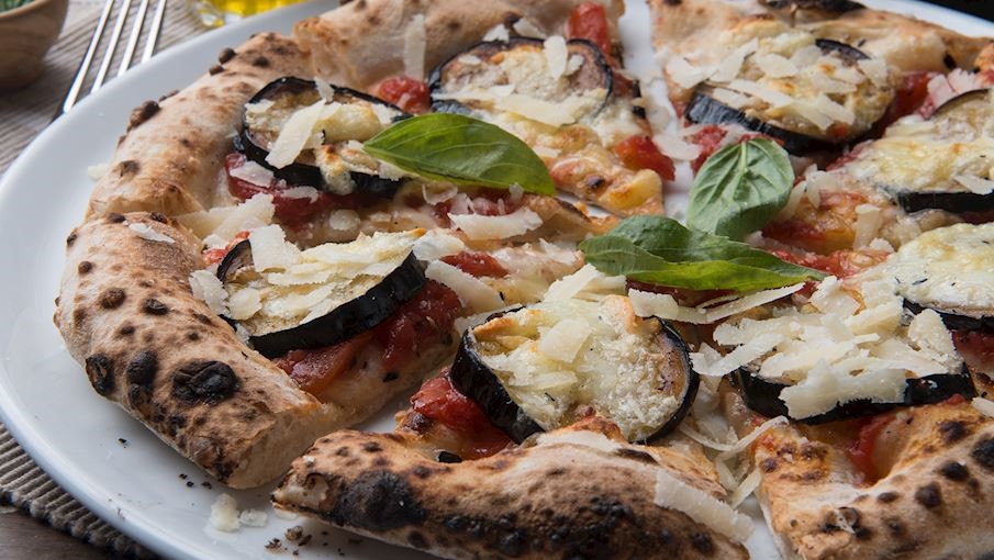 مواد اولیه معروف ترین پیتزاهای ایتالیا