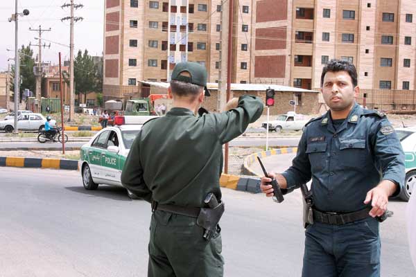 نبرد خونین با اشرار (+عکس) نبرد خونین با اشرار (+عکس)