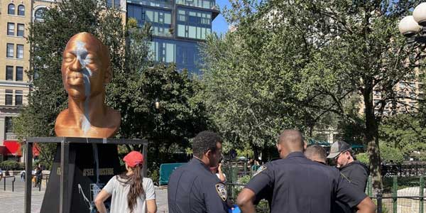 نژادپرستان آمریکایی به مجسمه جورج فلوید هم رحم نکردند (+عکس)