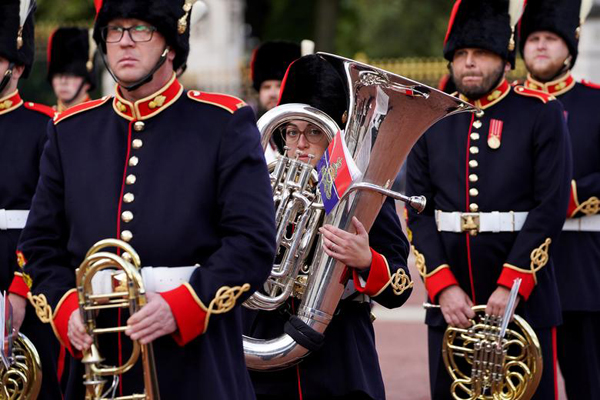لاپالما هنوز می خروشد / دریاچه ای به شکل قلب (گزارش تصویری) لاپالما هنوز می خروشد / دریاچه ای به شکل قلب (گزارش تصویری)