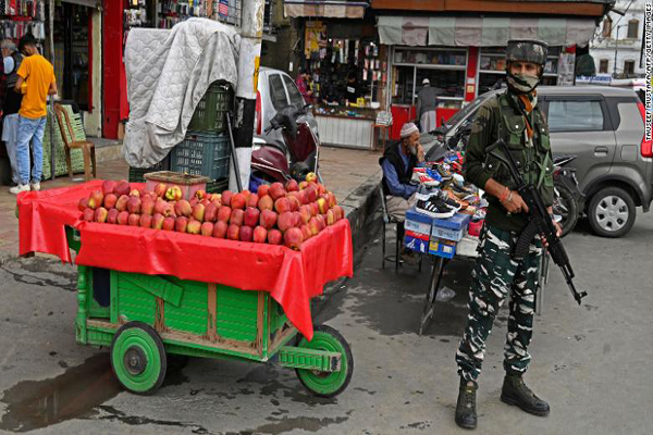 مرگ مهاجران بر روی آب / جنجال در رم (گزارش تصویری)