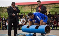 رقابت برای انتخاب قوی‌ترین مردان روستایی کرمانشاه