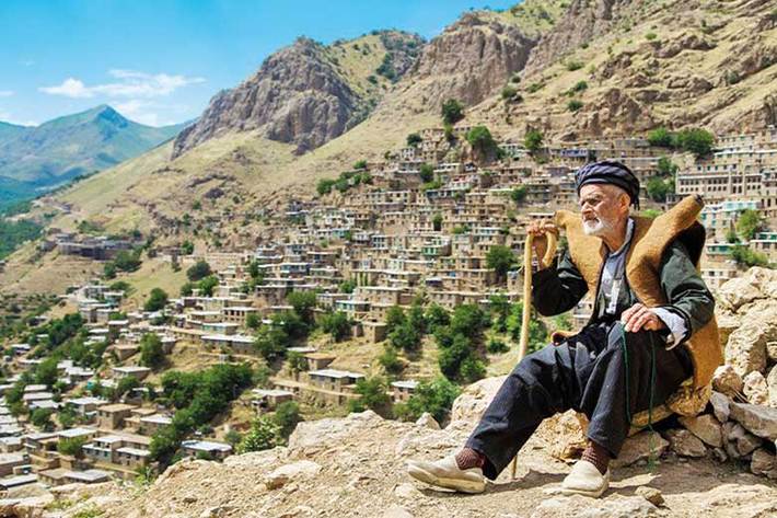 هفته گردشگری از دیروز در کشورمان آغاز شده است؛ از دیروز که روز جهانی گردشگری هم بود و سازمان جهانی گردشگری که هر سال در این روز نامی برای سال جدید گردشگری انتخاب می‌کند، عنوان گردشگری برای رشد فراگیر را برای این روز و یک سال پیش روی گردشگری انتخاب کرد؛ شعاری که شاید مهم‌ترین دلیل انتخابش،​همه‌گیری کووید 19 در جهان باشد.