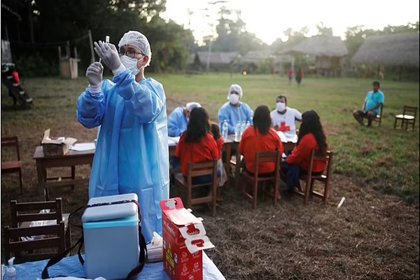 ساکنان این منطقه نمی دانند کرونا چیست (عکس) ساکنان این منطقه نمی دانند کرونا چیست (عکس)