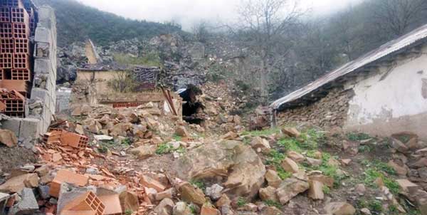 زنـدگی زیــر ســایــه تـرس (+عکس) زنـدگی زیــر ســایــه تـرس (+عکس)