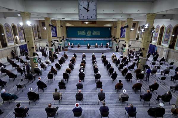 دیدار میهمانان کنفرانس وحدت اسلامى و جمعی از مسئولان نظام با رهبر انقلاب (+عکس) دیدار میهمانان کنفرانس وحدت اسلامى و جمعی از مسئولان نظام با رهبر انقلاب (+عکس)