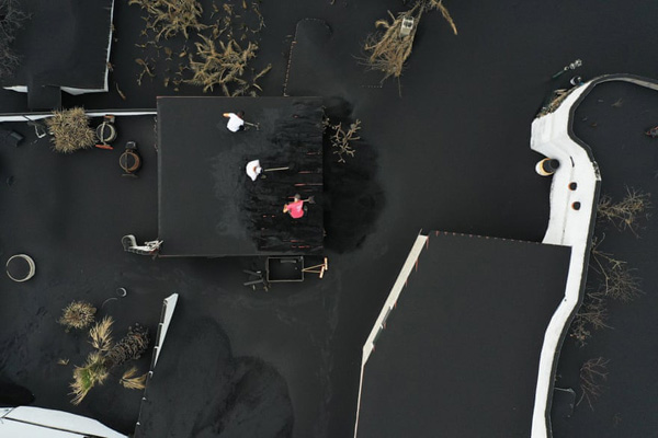 مگر جنگ شده؟ / هجوم کارگران به معدن طلا (گزارش تصویری) مگر جنگ شده؟ / هجوم کارگران به معدن طلا (گزارش تصویری)