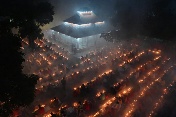 انهدام 40 هزار اسلحه / اسب های میلیون دلاری (گزارش تصویری) انهدام 40 هزار اسلحه / اسب های میلیون دلاری (گزارش تصویری)