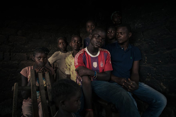 18 هزار نفر در کانادا گیر افتادند / سرما، بلای جان این کودکان بیگناه (گزارش تصویری)