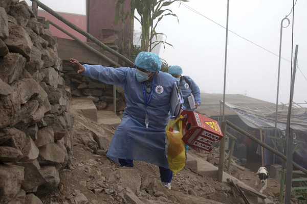 18 هزار نفر در کانادا گیر افتادند / سرما، بلای جان این کودکان بیگناه (گزارش تصویری)