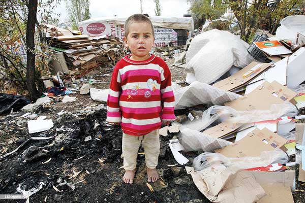 در جست‌و‌جوی کودکی از دست رفته (گزارش تصویری)