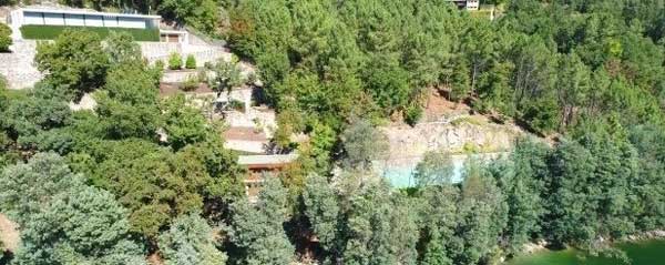 تخریب عمارت تفریحی رونالدو به دلیل ساخت و ساز عجیب (+ عکس) تخریب عمارت تفریحی رونالدو به دلیل ساخت و ساز عجیب (+ عکس)