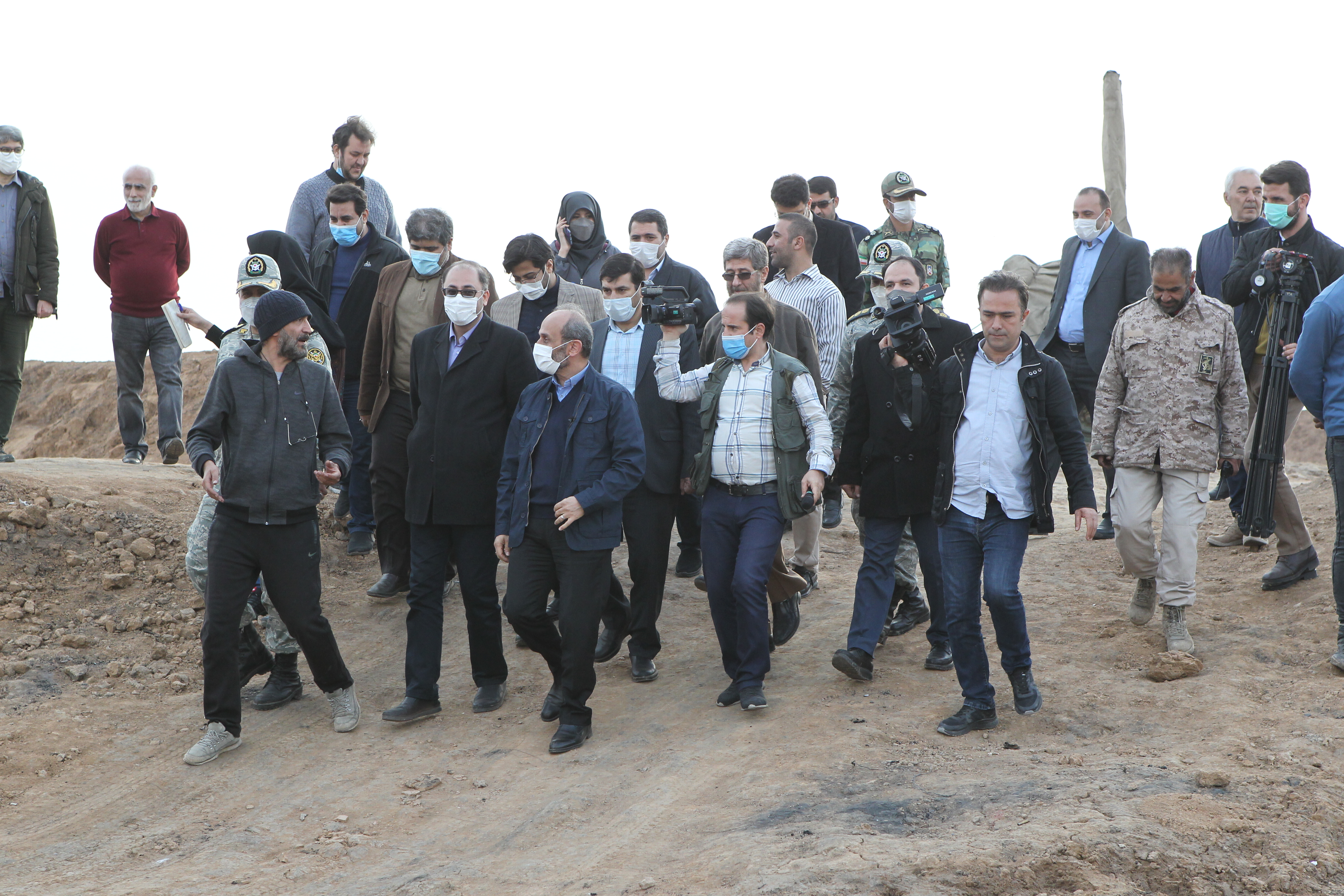 گزارش تصویری بازدید رئیس رسانه ملی از پشتصحنه «عاشورا» گزارش تصویری بازدید رئیس رسانه ملی از پشتصحنه «عاشورا»