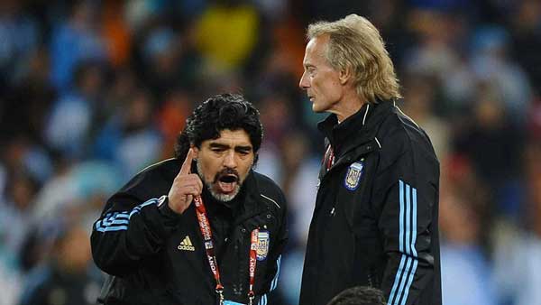 سینیورینی: مارادونا هنگام مرگ 600 سال داشت! سینیورینی: مارادونا هنگام مرگ 600 سال داشت!