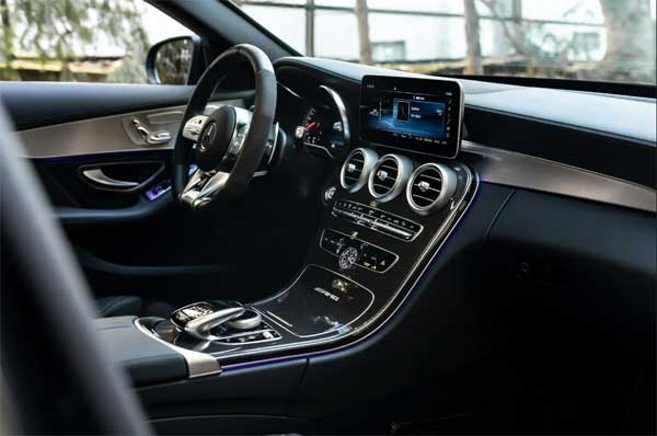 منهارت CR 700 واگن، یک مرسدس C63 S با ابهت (+عکس) منهارت CR 700 واگن، یک مرسدس C63 S با ابهت (+عکس)