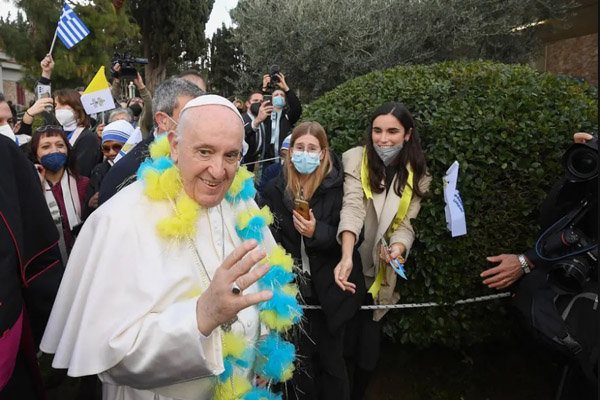 هنوز از زیر خاکستر جنازه بیرون می کشند (گزارش تصویری)