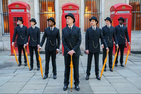 هنوز از زیر خاکستر جنازه بیرون می کشند (گزارش تصویری)