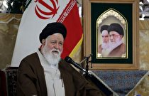 مخالفت با واکسیناسیون کرونا غیرعقلانی و سخیف است