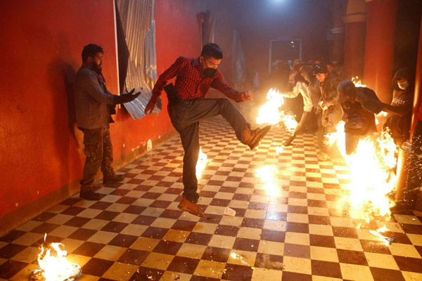 تعلیق لایحه جنجالی در هند / گردباد بر فراز شهر ابدی(گزارش تصویری) تعلیق لایحه جنجالی در هند / گردباد بر فراز شهر ابدی(گزارش تصویری)