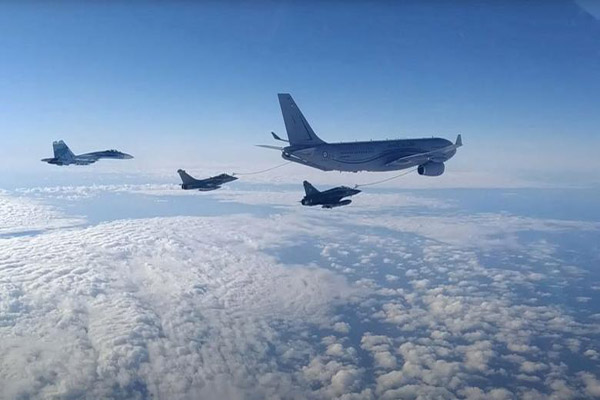 فاجعه در تصادف تریلی حامل مهاجران / وضعیت اسف بار مردم این جزیره ( گزارش تصویری) فاجعه در تصادف تریلی حامل مهاجران / وضعیت اسف بار مردم این جزیره ( گزارش تصویری)