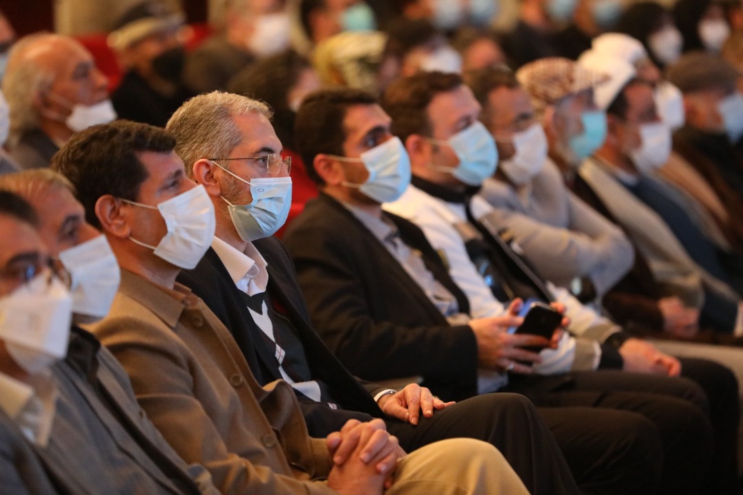 تقویت هویت بصری و کیفيت خدمات رسانی به شهروندان و مسافران با احیای هنرها و آیین های سنتی