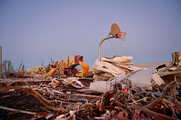 سیل و طوفان و فوران آتشفشان در نقاط مختلف دنیا (گزارش تصویری)