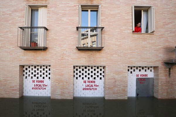 سیل و طوفان و فوران آتشفشان در نقاط مختلف دنیا (گزارش تصویری)