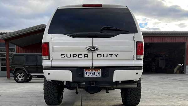 شاسی بلند شش درب فورد F 250 آماده برای یک سواری خانوادگی (+عکس) شاسی بلند شش درب فورد F 250 آماده برای یک سواری خانوادگی (+عکس)