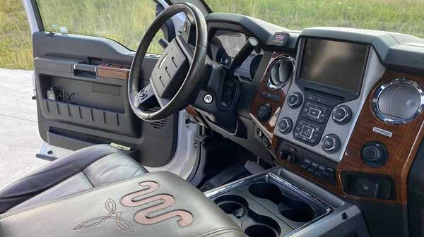 شاسی بلند شش درب فورد F 250 آماده برای یک سواری خانوادگی (+عکس) شاسی بلند شش درب فورد F 250 آماده برای یک سواری خانوادگی (+عکس)