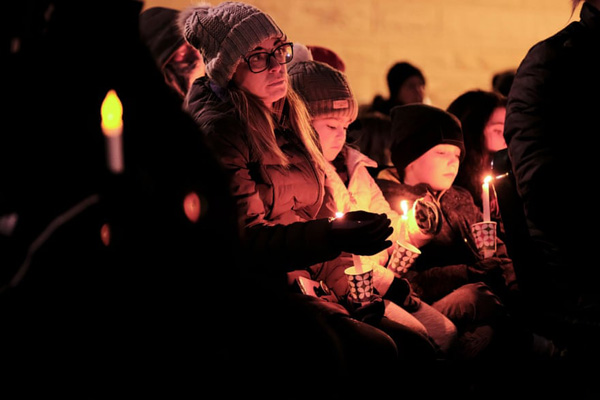 خروش مردم مجمع الجزایر گادولوپ / اتوبوس مرگ (گزارش تصویری) خروش مردم مجمع الجزایر گادولوپ / اتوبوس مرگ (گزارش تصویری)