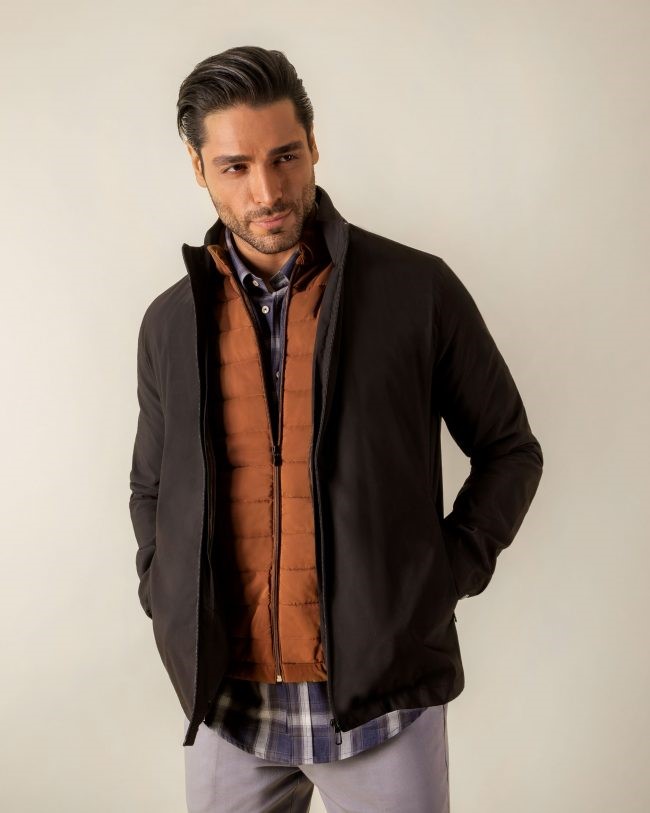 چرا خرید لباس های گرم و شیک برند کروم به آقایان خاص پوش پیشنهاد می شود؟