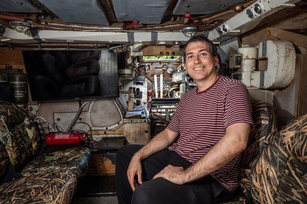 تبدیل تانک سابق ارتش انگلیس به تاکسی شهری +عکس