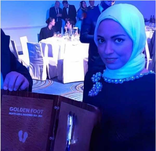 همسر محجبه ستاره لیورپول در مراسم توپ طلای 2021 (+عکس) همسر محجبه ستاره لیورپول در مراسم توپ طلای 2021 (+عکس)