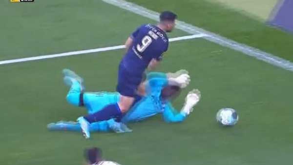 لقب جدید طارمی؛ جاعل دوست داشتنی! (+عکس) لقب جدید طارمی؛ جاعل دوست داشتنی! (+عکس)