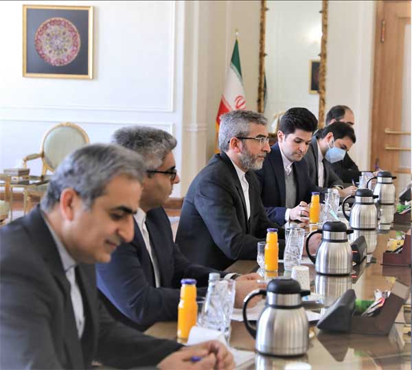 مذاکرهکننده ارشد ایران: در صورت واقعگرا بودن آمریکا میتوان به توافق دست یافت (+عکس) مذاکرهکننده ارشد ایران: در صورت واقعگرا بودن آمریکا میتوان به توافق دست یافت (+عکس)
