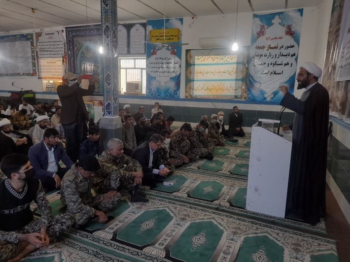 وجه تمایز ملت ایران با امت اهل رسول خدا در حماسه 9دی بود و روز عبور ملت ایران از روی خواص بی بصیرت است.