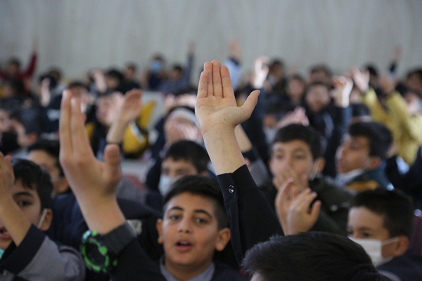 اقامه عزای حضرت زهرای اطهر سلام الله علیها توسط نوگلان فاطمی دانش آموزان بهار دانش