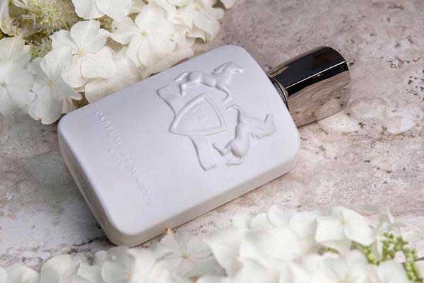 اسم عطرهای خوشبو مردانه؛ 5 ادکلنی که باید بشناسید