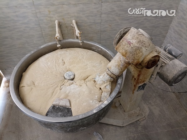 فاجعه بهداشتی و وجود فضله موش در برخی نانوایی های سنتی زاهدان فاجعه بهداشتی و وجود فضله موش در برخی نانوایی های سنتی زاهدان